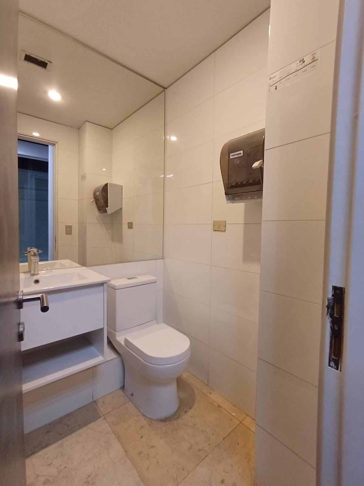 WhatsApp-Image-2023-12-18-at-21.35.41